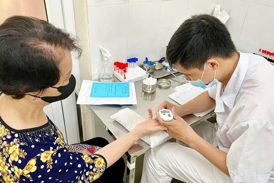 Hà Nội ứng phó với dân số già và bệnh mạn tính