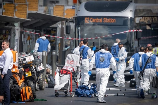 Xả súng tại Israel, 16 người thương vong