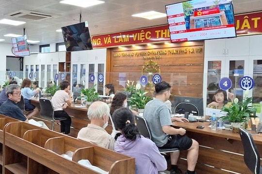 Tự thích ứng trong mô hình hành chính mới