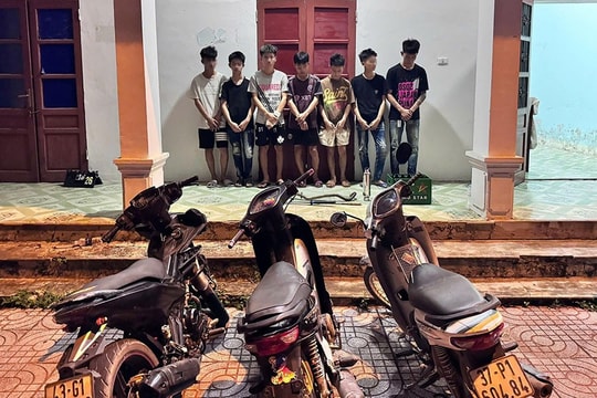 Tân Kỳ (Nghệ An): Bắt 7 đối tượng mang theo kiếm đe doạ, thách thức người đi đường