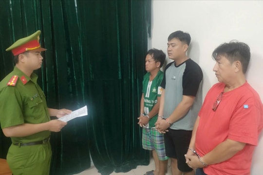 TP Hồ Chí Minh:  Hai nhóm Youtuber xô xát, 4 người bị bắt khẩn cấp