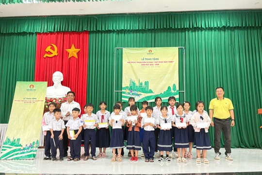 Phân bón Cà Mau dành hơn 3 tỷ đồng trao học bổng năm học mới 2025-2026