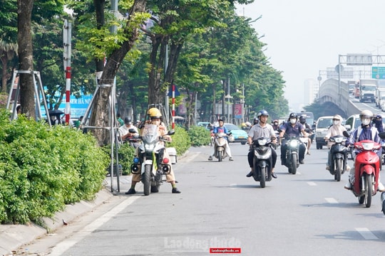 Bí mật ghi hình, xử phạt xe đi vào làn khẩn cấp Vành đai 3 trên cao