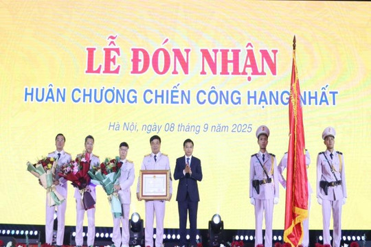 Hải quan Việt Nam đón nhận Huân chương Chiến công hạng Nhất