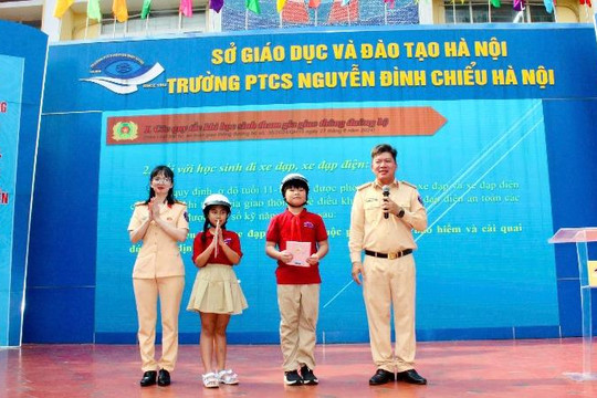Lan toả văn hoá giao thông đến hơn 1.700 học sinh trường TPCS Nguyễn Đình Chiểu