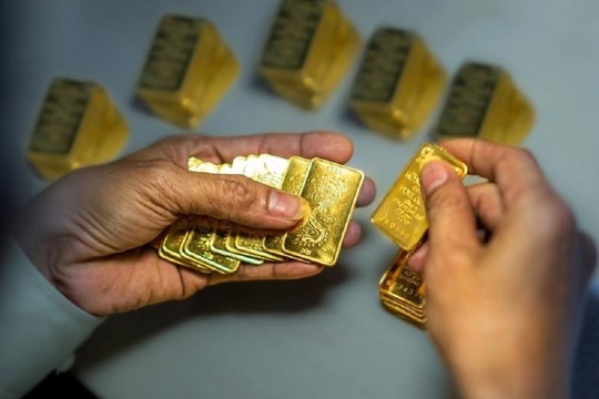 Người dân nên mua, bán vàng miếng tại những đơn vị được cấp phép