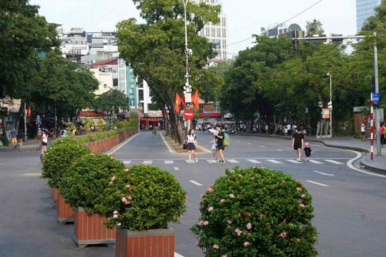 Quảng trường Đông Kinh Nghĩa Thục sau chỉnh trang Diện mạo mới, không gian thoáng rộng, "níu chân" du khách