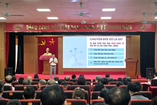 Phường Xuân Phương tập huấn kỹ năng cho tổ chuyển đổi số cộng đồng