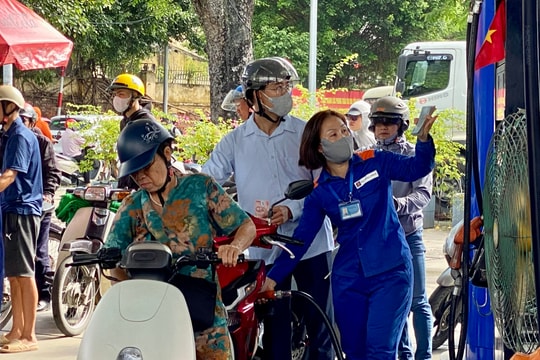 Dự báo giá xăng, dầu tăng giảm trái chiều trong ngày mai (11-9)