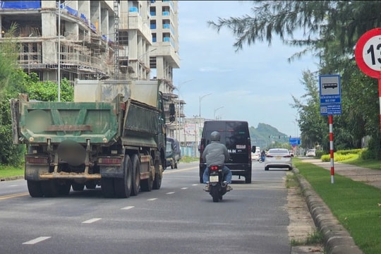 Đà Nẵng Tăng cường xử lý xe vận chuyển vật liệu "đại náo" đường ven biển