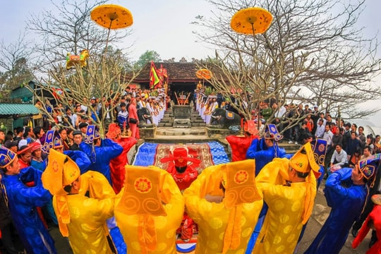 Đền Cờn - Linh thiêng giữa sóng biển xứ Nghệ