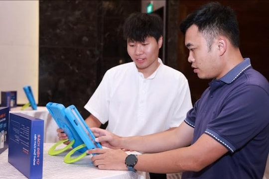 Ra mắt giải pháp công nghệ sách giáo khoa điện tử GK EBooks