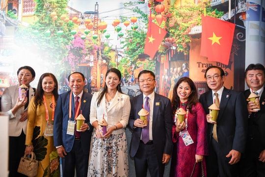 Sôi động Ngày Quốc gia Việt Nam tại Expo 2025