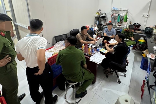 Triệt phá đường dây sản xuất, buôn bán gần 38.000 lọ nước yến giả