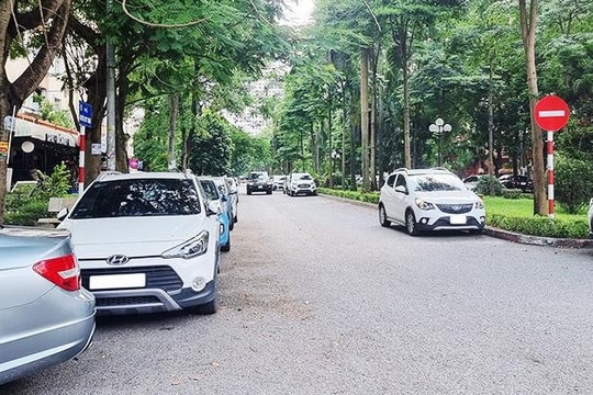 Hà Nội xử lý nghiêm, dứt điểm các điểm, bãi trông giữ xe tự phát, không phép