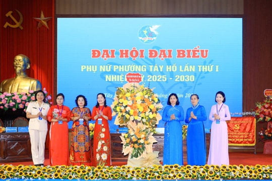 Phụ nữ Tây Hồ thi đua hành động xanh, đồng hành xây dựng phường kiểu mẫu