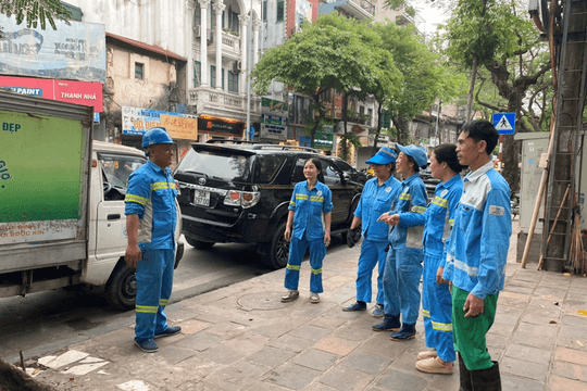 Người tổ trưởng “đội phản ứng nhanh”, giữ sạch phố phường
