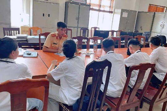 Hà Nội: Tăng cường xử phạt giao thông từ các clip, hình ảnh do người dân cung cấp