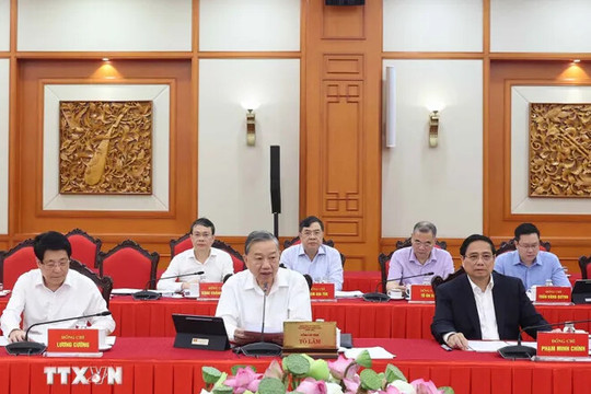 Bộ Chính trị làm việc với Ban Thường vụ Đảng ủy Quốc hội