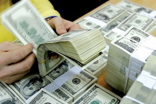 Tỷ giá USD trên thị trường tự do “lao dốc”