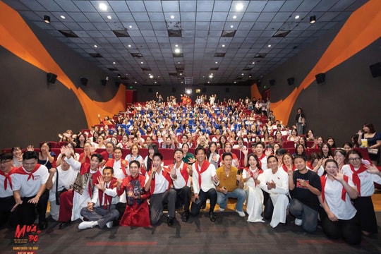 "Mưa đỏ" từ kỷ lục phòng vé đến kỳ vọng vào dòng phim chủ lực