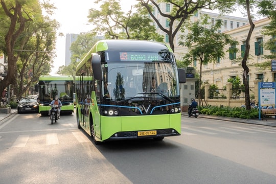 Hà Nội hỗ trợ 70% lãi suất vay vốn đầu tư xe buýt điện