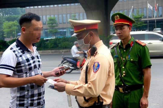 Thu giữ hàng chục cây vải, hàng nghìn quạt tích điện không nguồn gốc