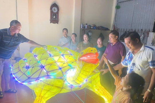 Người dân Sơn Tây náo nức chuẩn bị đón Trung thu thành cổ