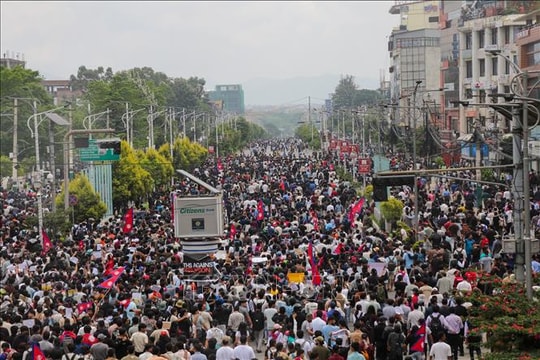 Nepal chọn được người lãnh đạo chính phủ lâm thời