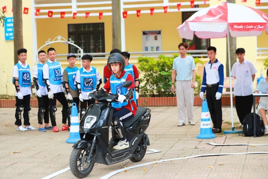 Honda Việt Nam tái khởi động "Khóa bồi dưỡng kiến thức pháp luật và kỹ năng lái xe gắn máy an toàn cho học sinh"