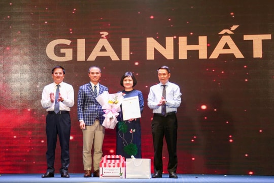 Trao 17 giải thưởng cuộc thi viết “Cha và con gái” lần thứ 3