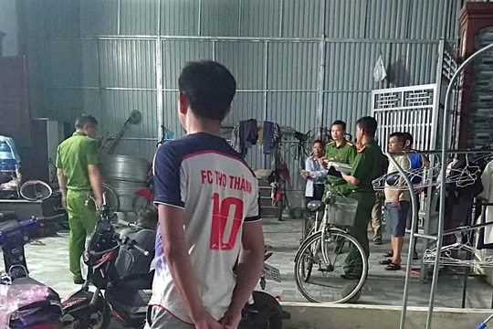 Mâu thuẫn bộc phát, chồng dùng dao sát hại vợ
