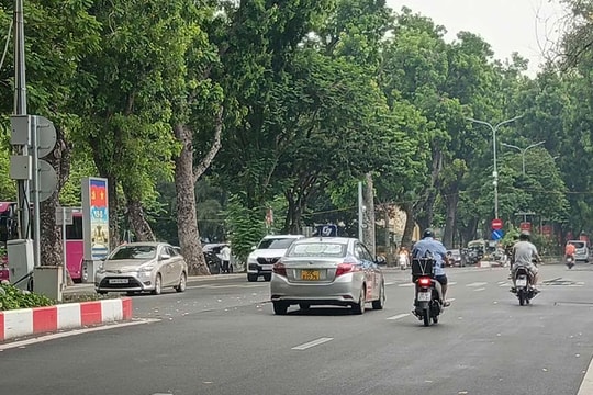 Hà Nội ngày nắng, mưa về chiều, tối