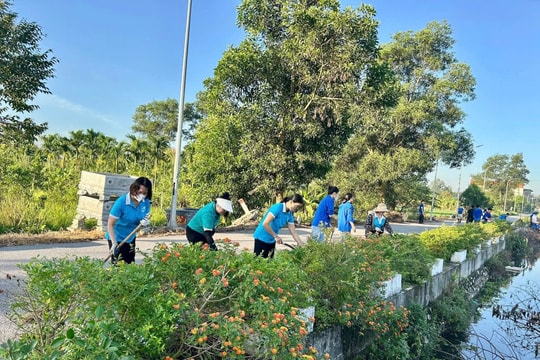 Phụ nữ xã Phú Xuyên (Hà Nội) “Biến rác thành tiền”, lan tỏa tấm lòng nhân ái