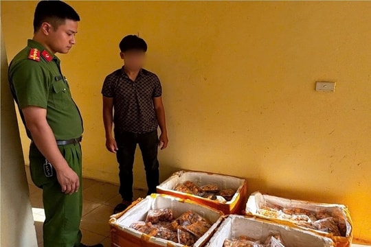 Công an Quảng Ninh phát hiện lô trứng gà bốc mùi hôi thối