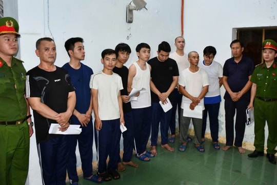 Đà Nẵng triệt phá đường dây buôn bán “khí cười” quy mô lớn.
