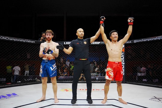 Trương Cao Minh Phát đánh bại nhà vô địch Kickboxing Ireland