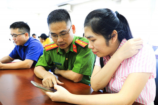 Thúc đẩy triển khai các giải pháp công nghệ phục vụ người dân, doanh nghiệp