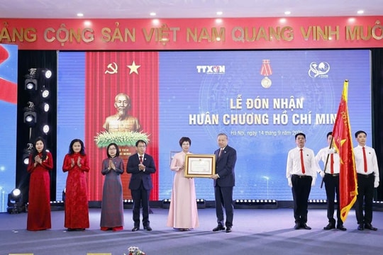 Thông tấn xã Việt Nam đón nhận Huân chương Hồ Chí Minh lần thứ 3