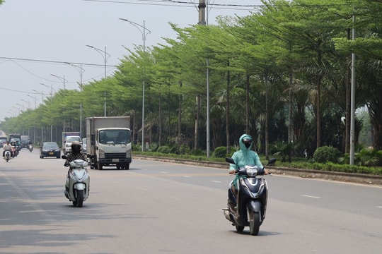 Hà Nội mưa dông, dịu mát