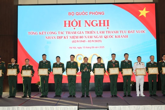 6,6 triệu lượt người dân, du khách đến tham quan các khu trưng bày triển lãm của Bộ Quốc phòng