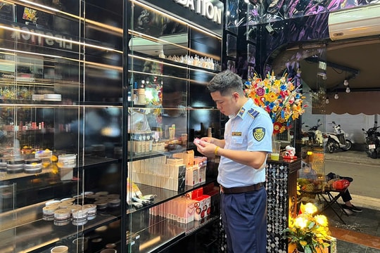 Mỹ phẩm giả, kém chất lượng rao bán trên không gian mạng: Không thể "thả nổi"