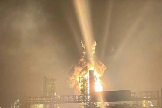 Giá dầu thế giới tăng khi Ukraine thúc đẩy tấn công vào ngành năng lượng Nga