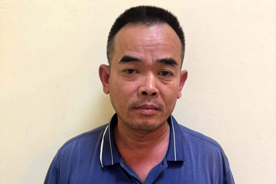 ‎Tài xế mất nhân tính, cố tình kéo lê nữ sinh sau va chạm