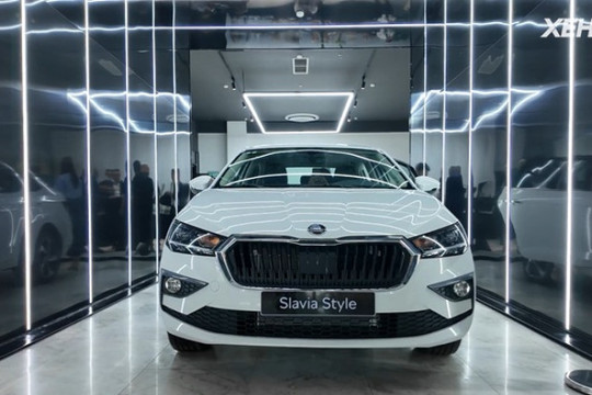 Sedan cỡ B đồng loạt được ưu đãi sâu