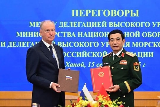 Đại tướng Phan Văn Giang hội đàm với Trợ lý Tổng thống, Chủ tịch Hội đồng Biển Liên bang Nga