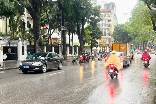 Bắc Bộ mưa dông, có nơi mưa to