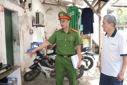 Bát Tràng ra quân kiểm tra an toàn PCCC&CNCH trên địa bàn xã