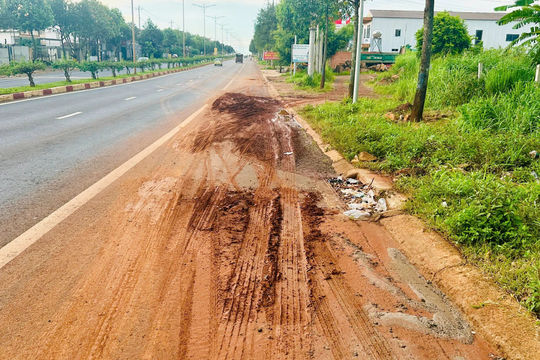 Đắk Lắk: tiềm ẩn nguy cơ mất an toàn giao thông tại đường tránh phía Tây Buôn Ma Thuột