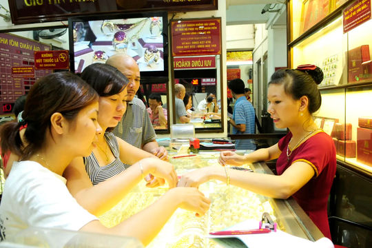 Đánh thuế giao dịch vàng: Công cụ hạn chế đầu cơ, ổn định thị trường